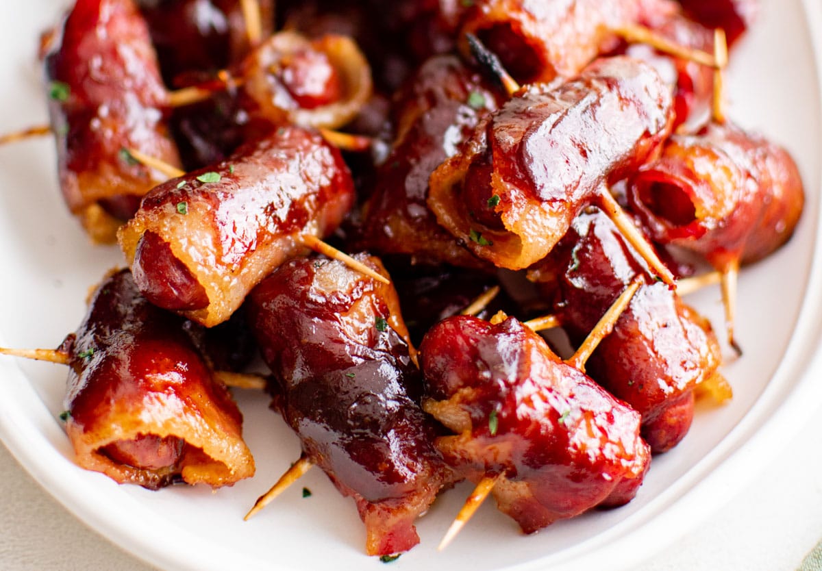 little smokies wrapped in bacon with toothpicks