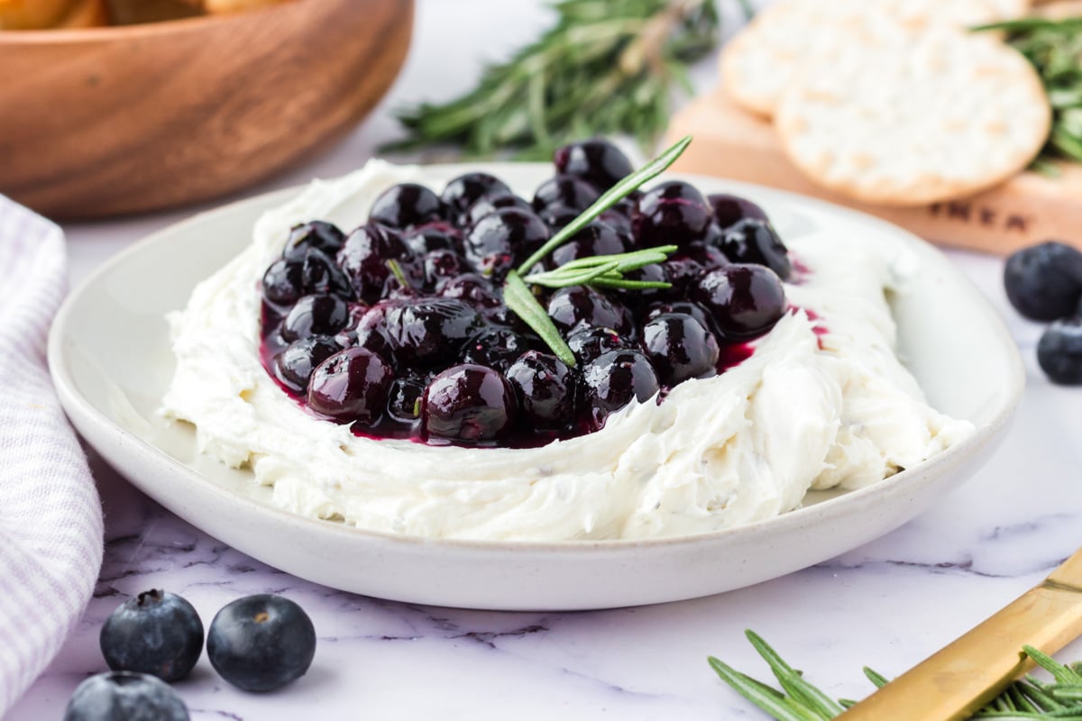 Easy Blueberry Goat Cheese - Easy Appetizers